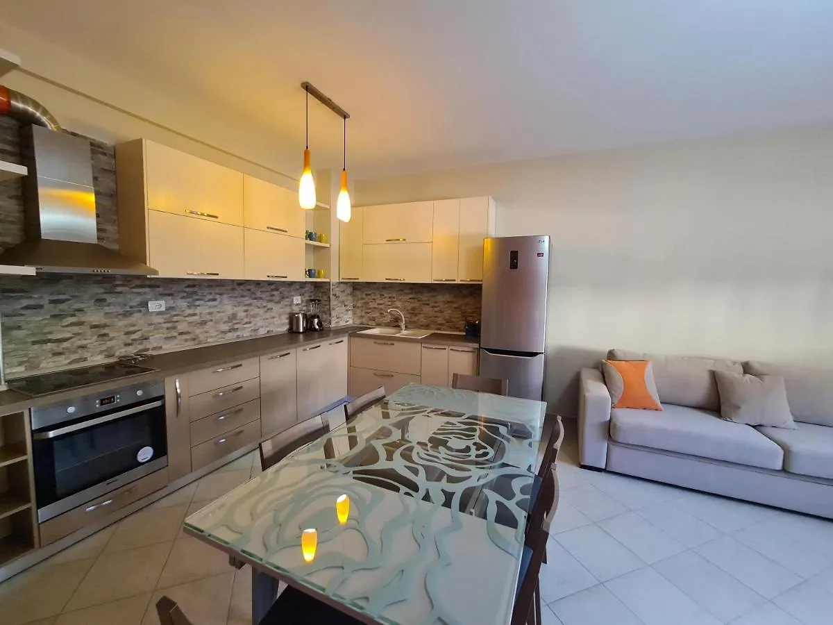Flori Beach Apartment Vlore 0*,