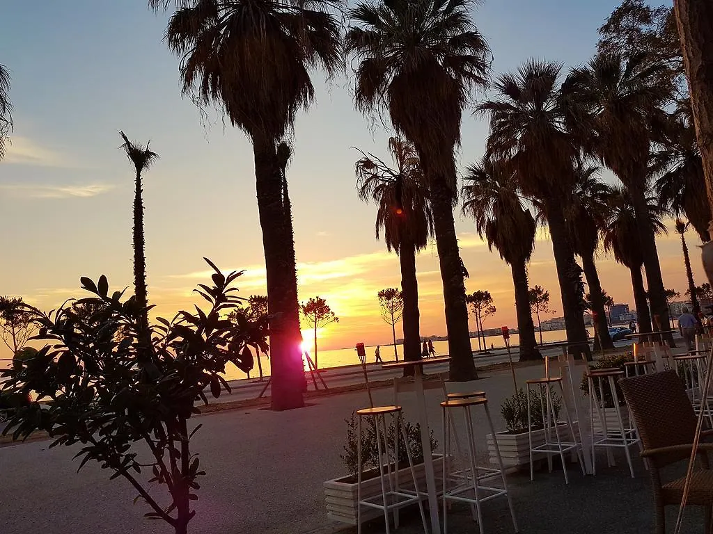 Flori Beach Apartment Vlore