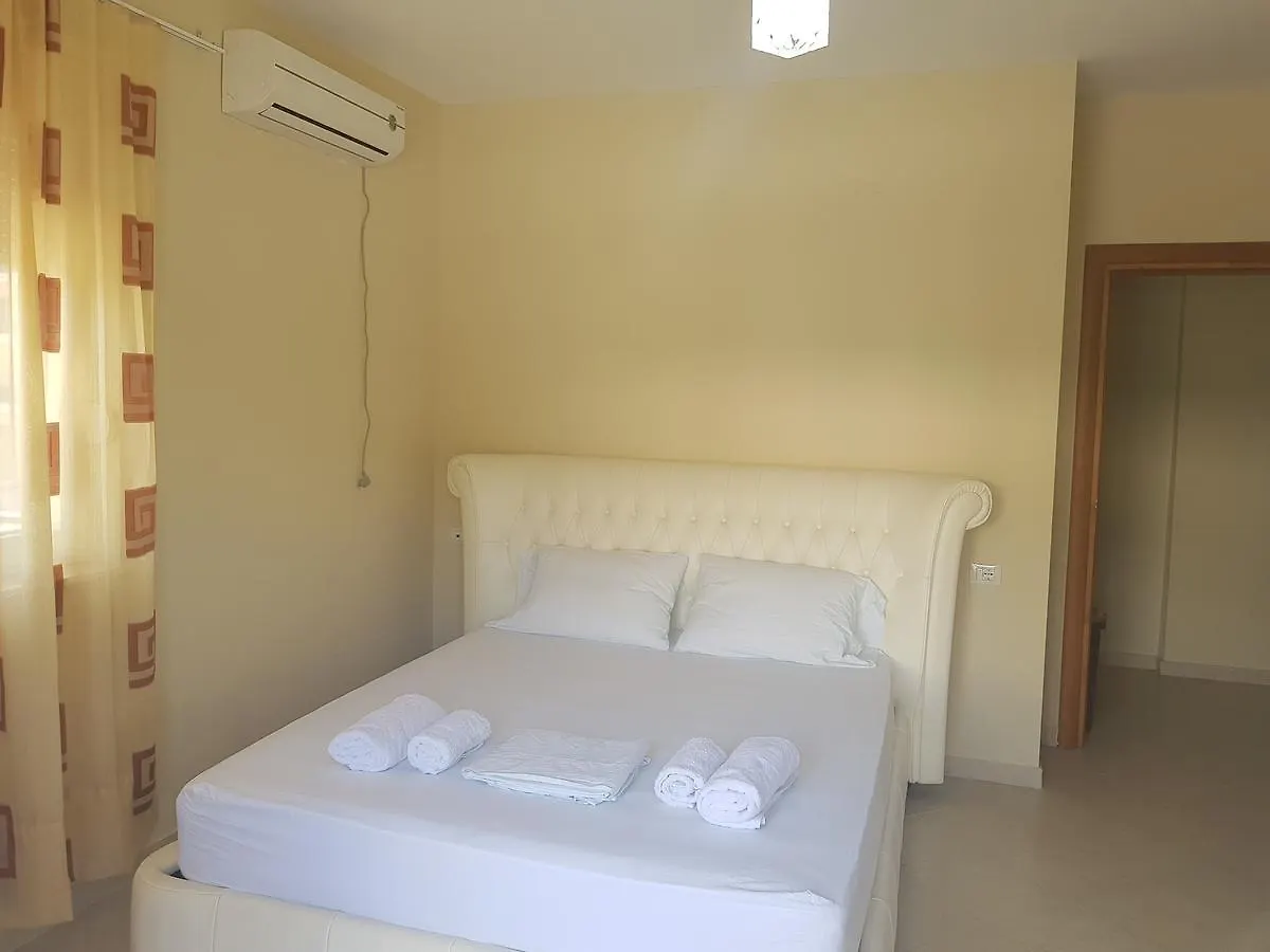 Flori Beach Apartment Vlore