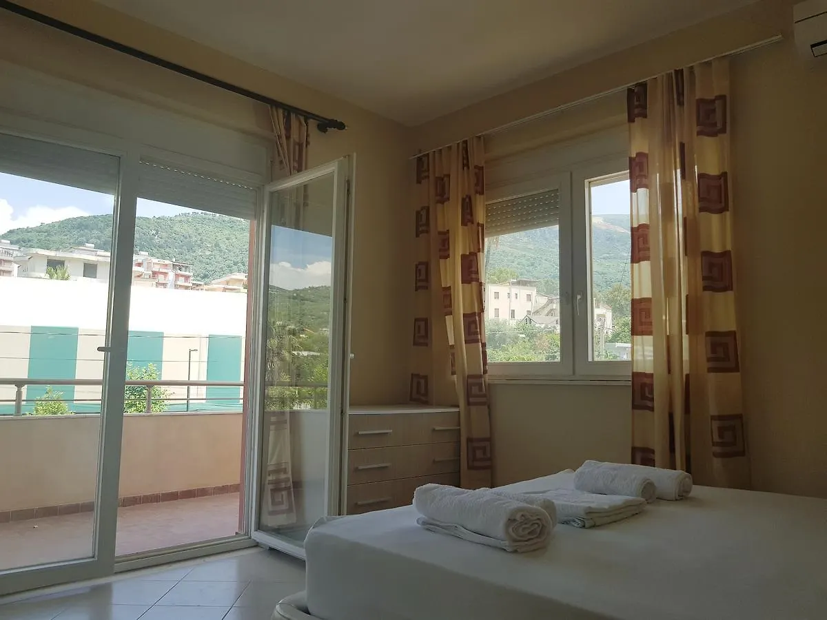 Flori Beach Apartment Vlore