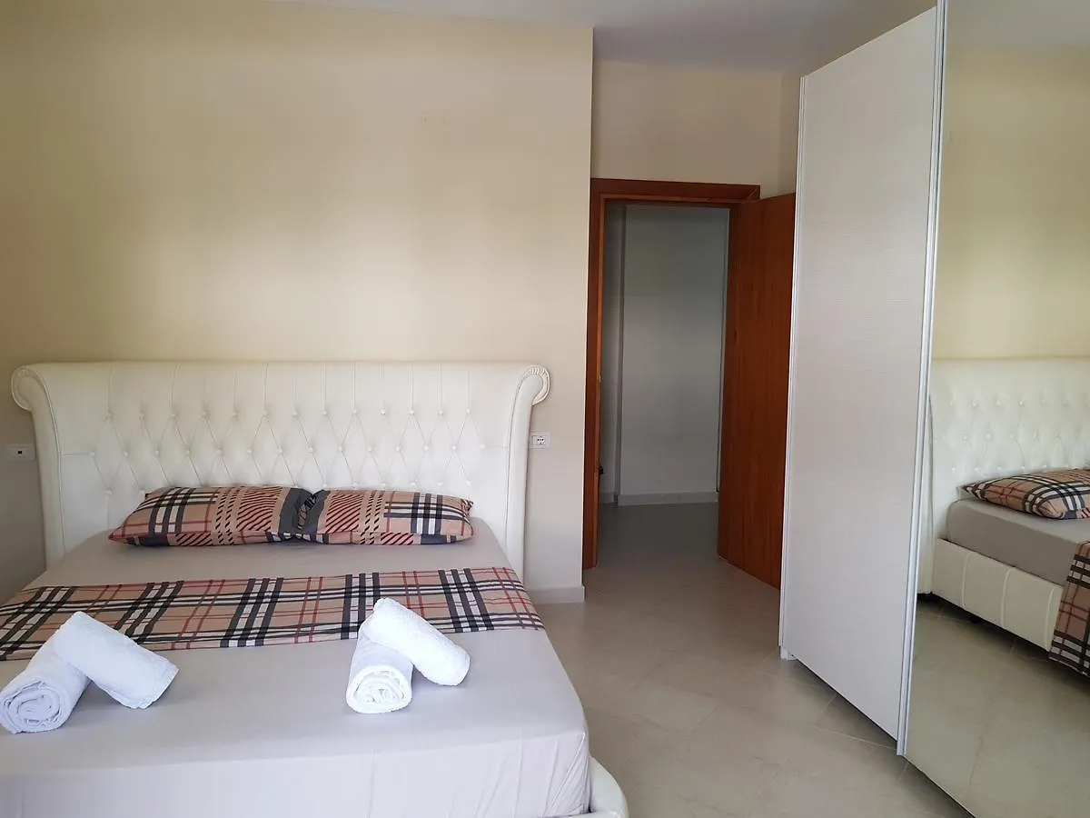 Flori Beach Apartment Vlore 0*,