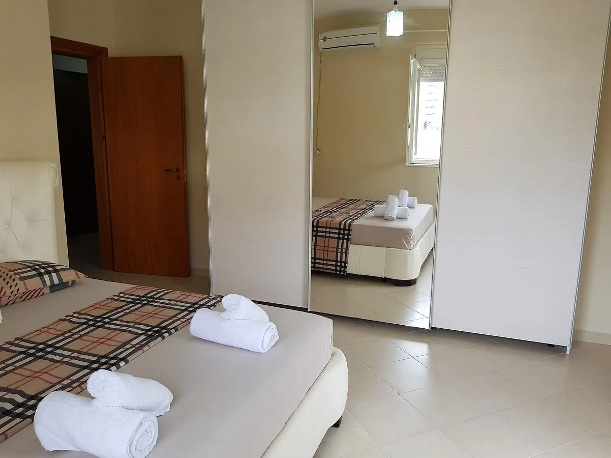 Flori Beach Apartment Vlore